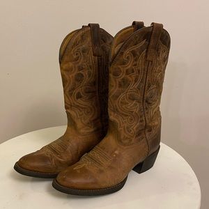 Women’s Laredo cowboy boots distressed bro…